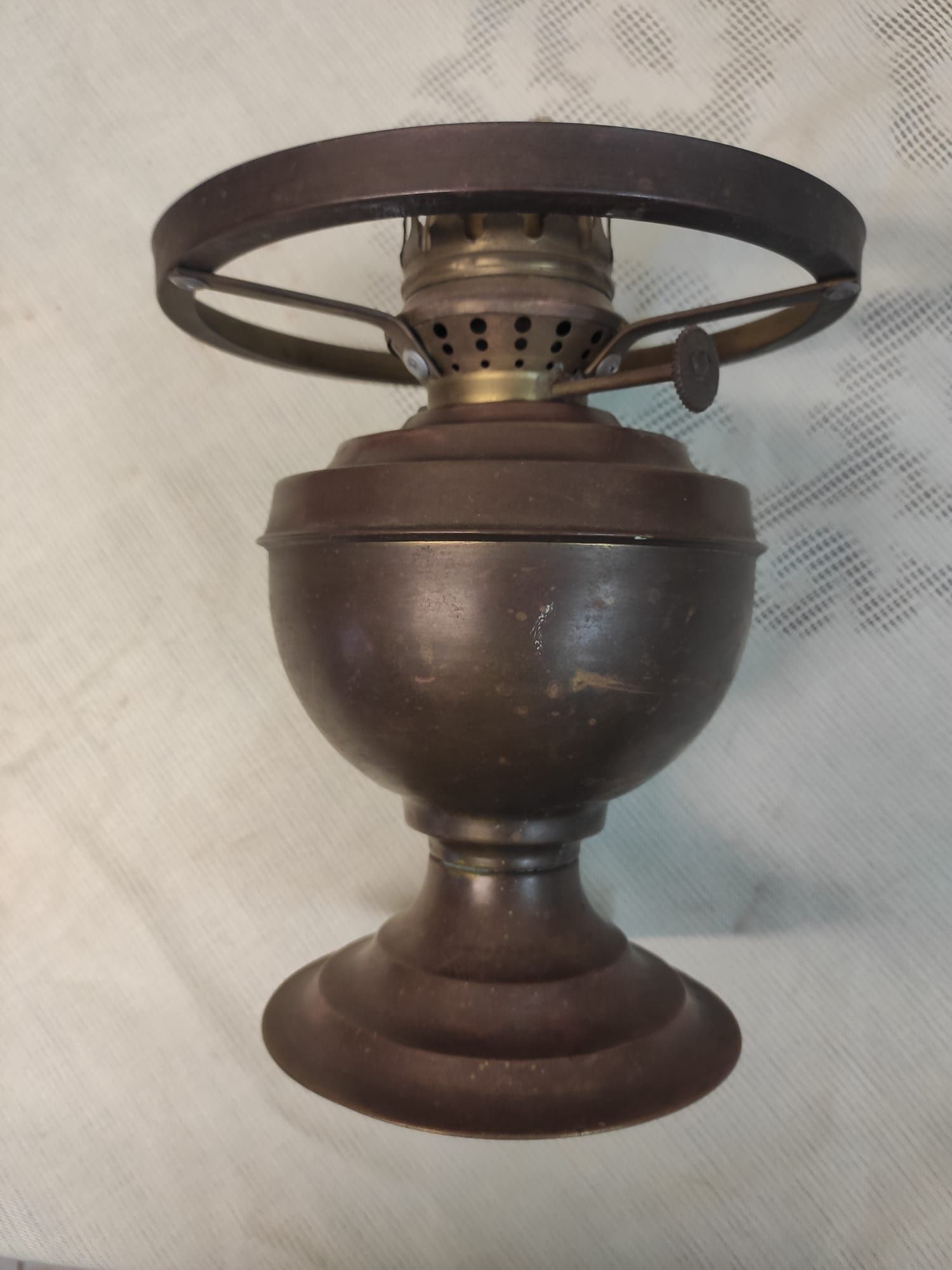 Stara lampa naftowa mosiężna