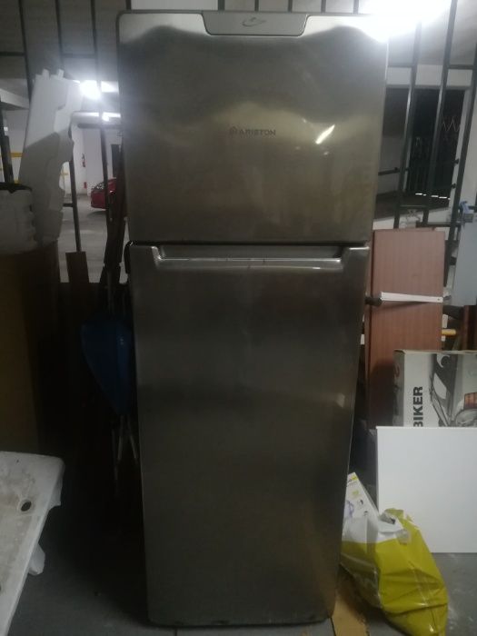 Frigorífico ARISTON, Modelo MTM 1711, Classe A em INOX