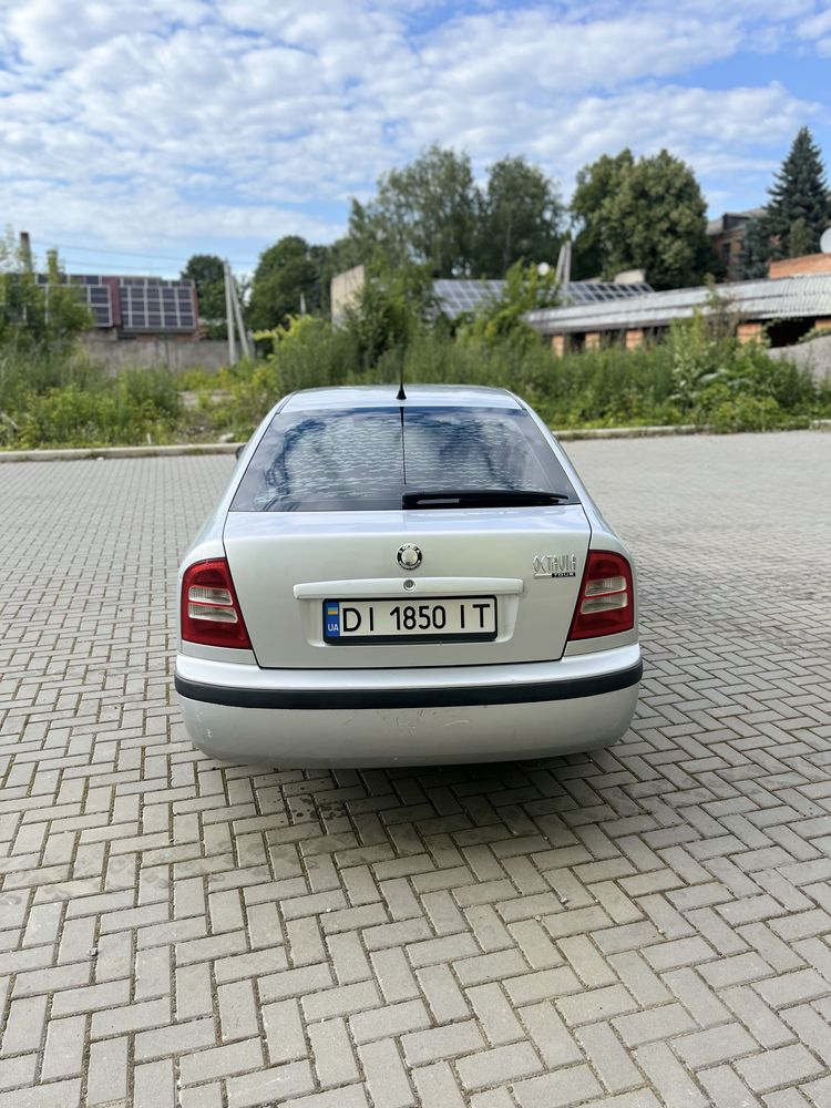 Skoda Octavia Tour 1.6 MPI Газ/Бенз