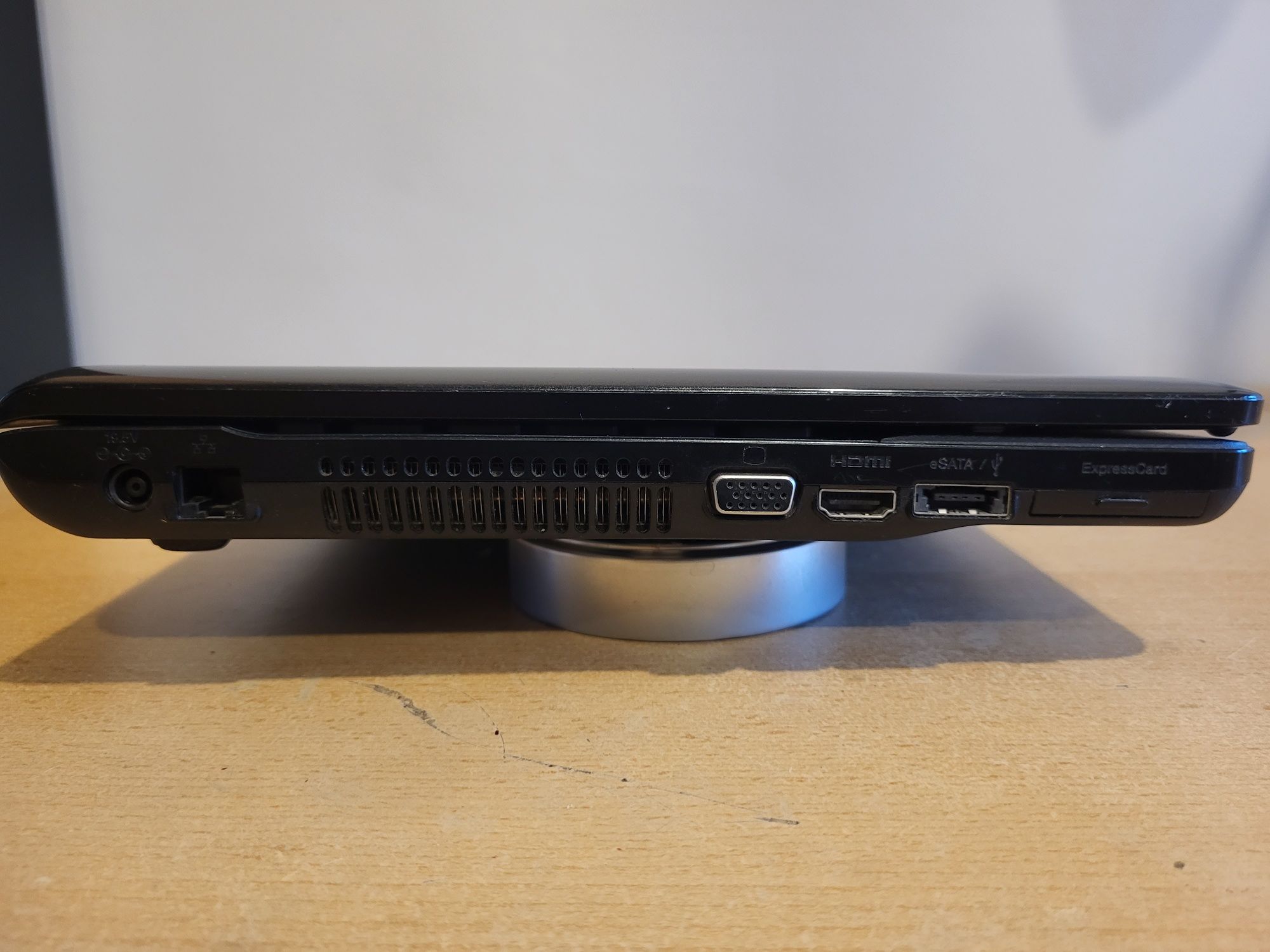 Laptop Sony VAIO model PCG-71211M