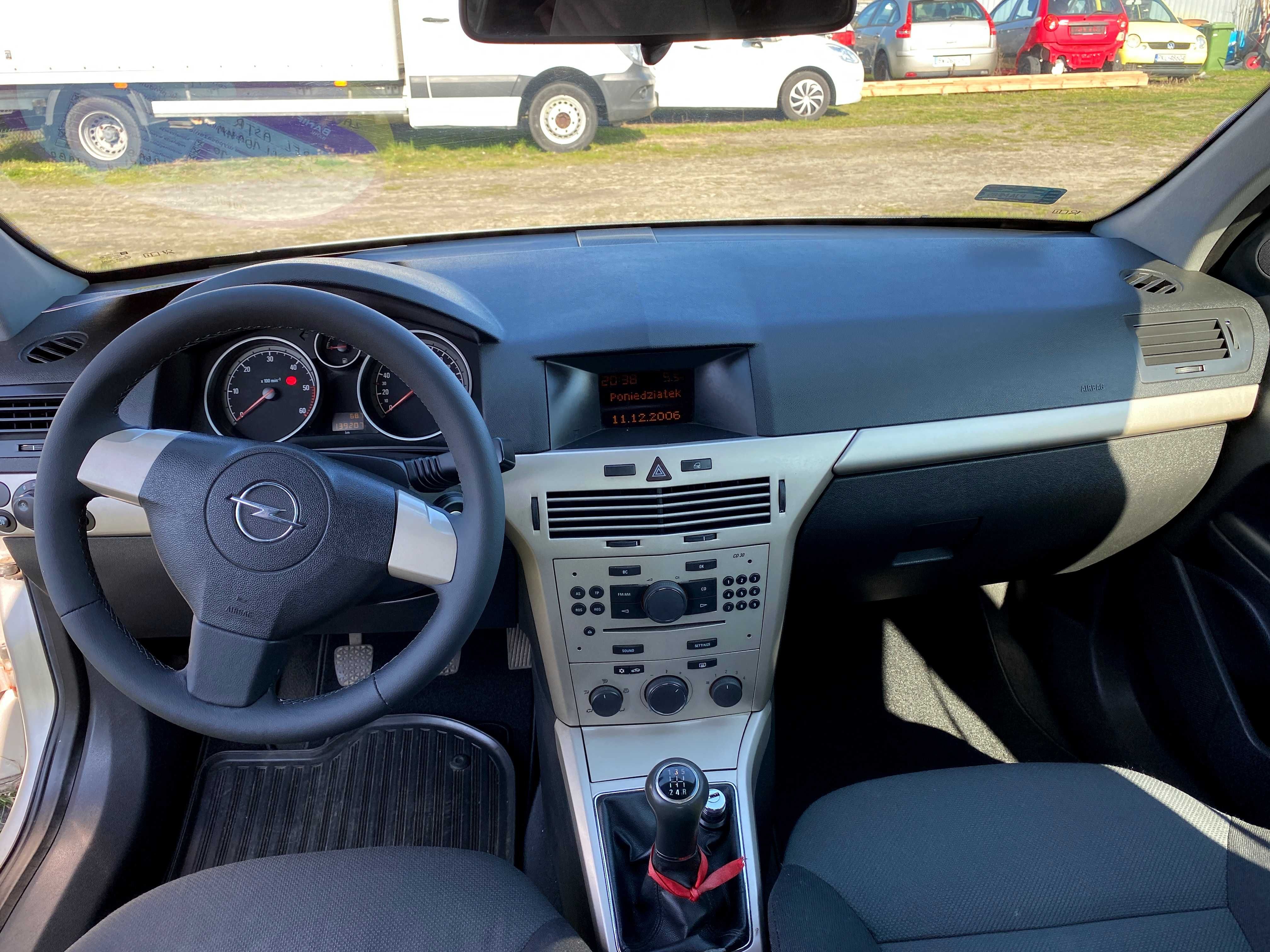 Opel Astra 1.7 TDCi 101KM ISUZU