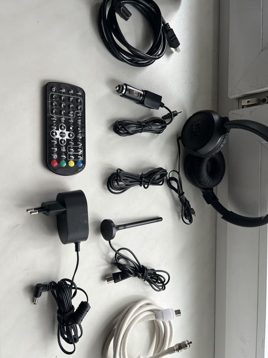 Przenośne DVD Gogen 10,5” z TV DVB-T2 + słuchawki JBL