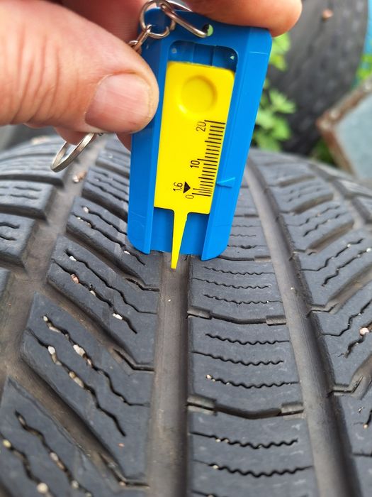 Opony zimowe Continental 275/50 R20