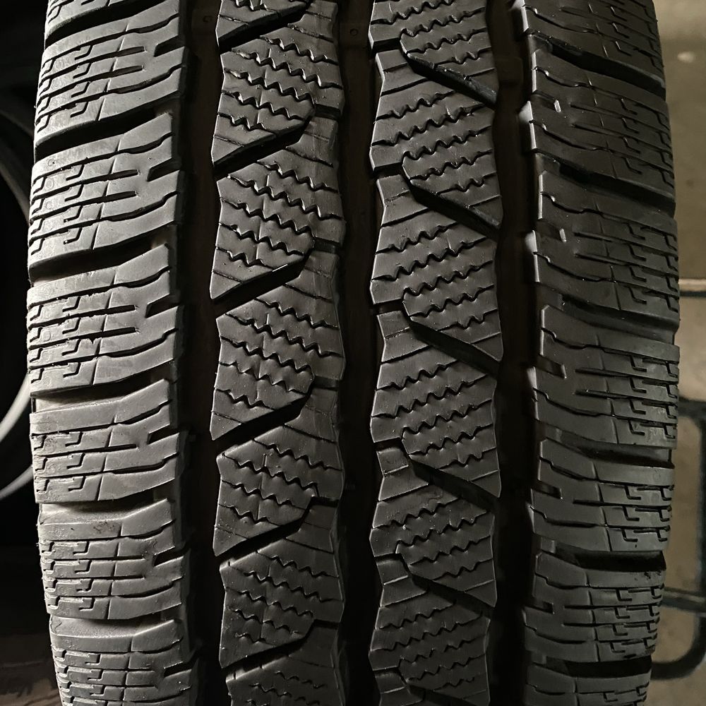 Шини 235/65/16с - 4шт Continental VanContact Winter зима