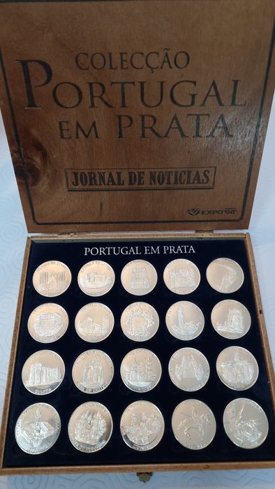2 Conjuntos de moedas de prata e 2 medalhas