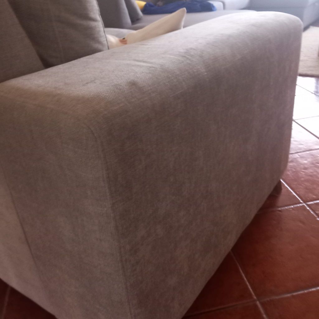 Sofá com chaise-longue