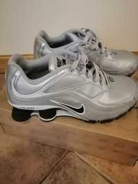 Nike shox turno cor prata