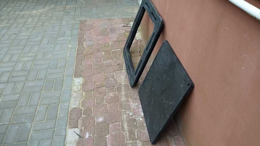 Właz do szamba lub studni