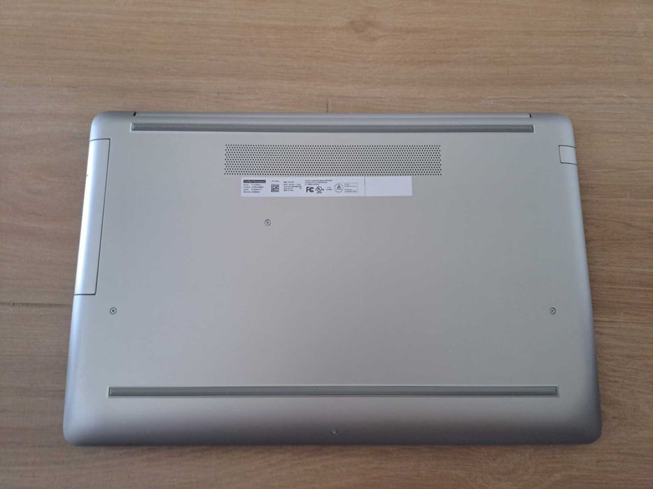 SREBRNY HP 17-by i5-11 8GB 1TB+256 SSD DVD FHD W10