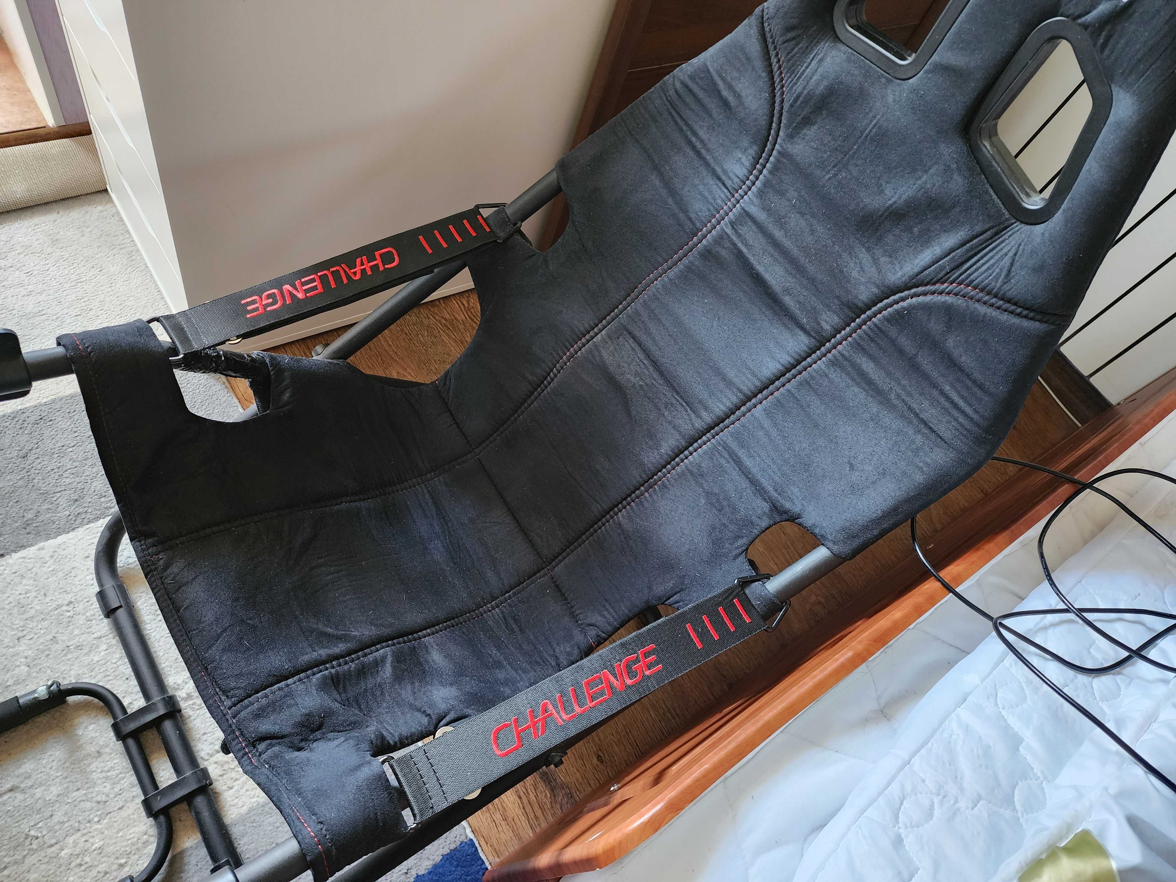 Simracing кокпіт Playseat challenge alcantara