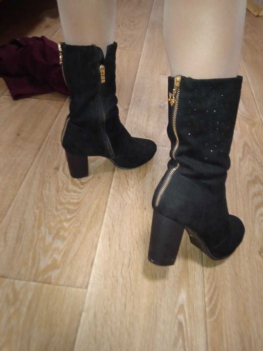 Чоботи жіночі, черевики