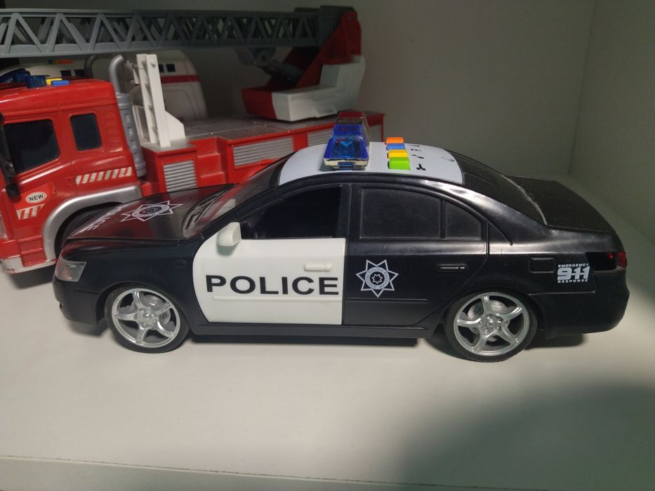 Поліцейська, пожежна, швидка машини