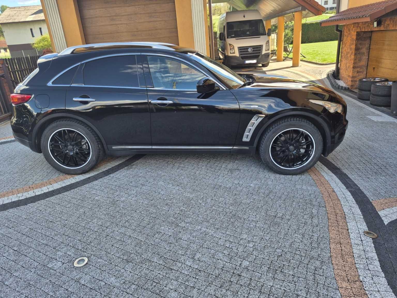 Infiniti FX30d S 238KM 4x4 | Full Wyposażenie | Felgi zimowe GRATIS