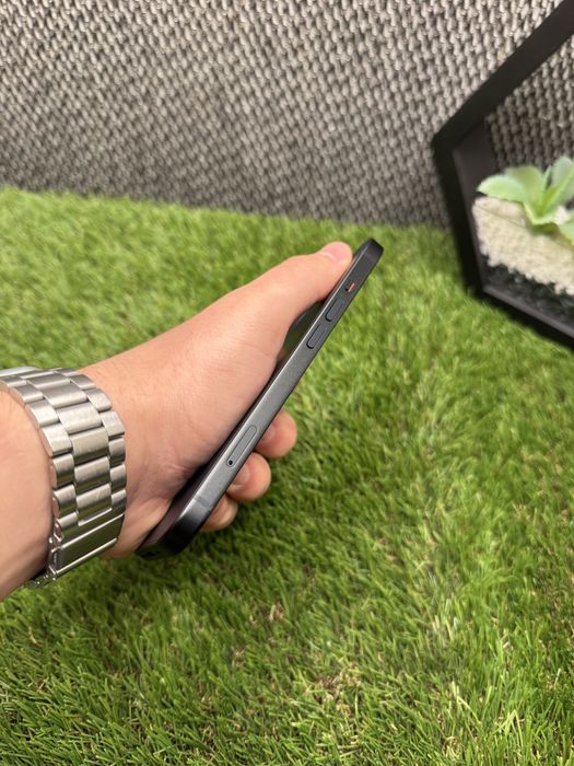 iPhone 15 256Gb АКБ 94% Space Black Айфон 15 256Гб чёрный