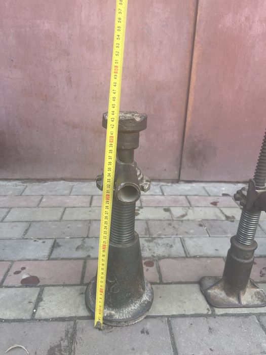 Домкрат механический