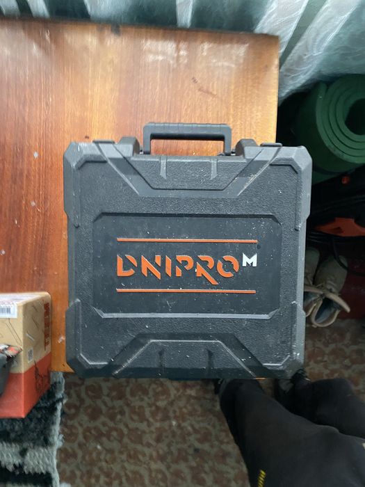 Шуруповерт,зарядне,аккумулятор