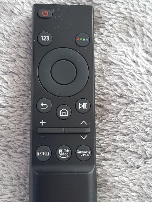 Samsung nowy pilot do każdego TV OLED LED LCD QLED