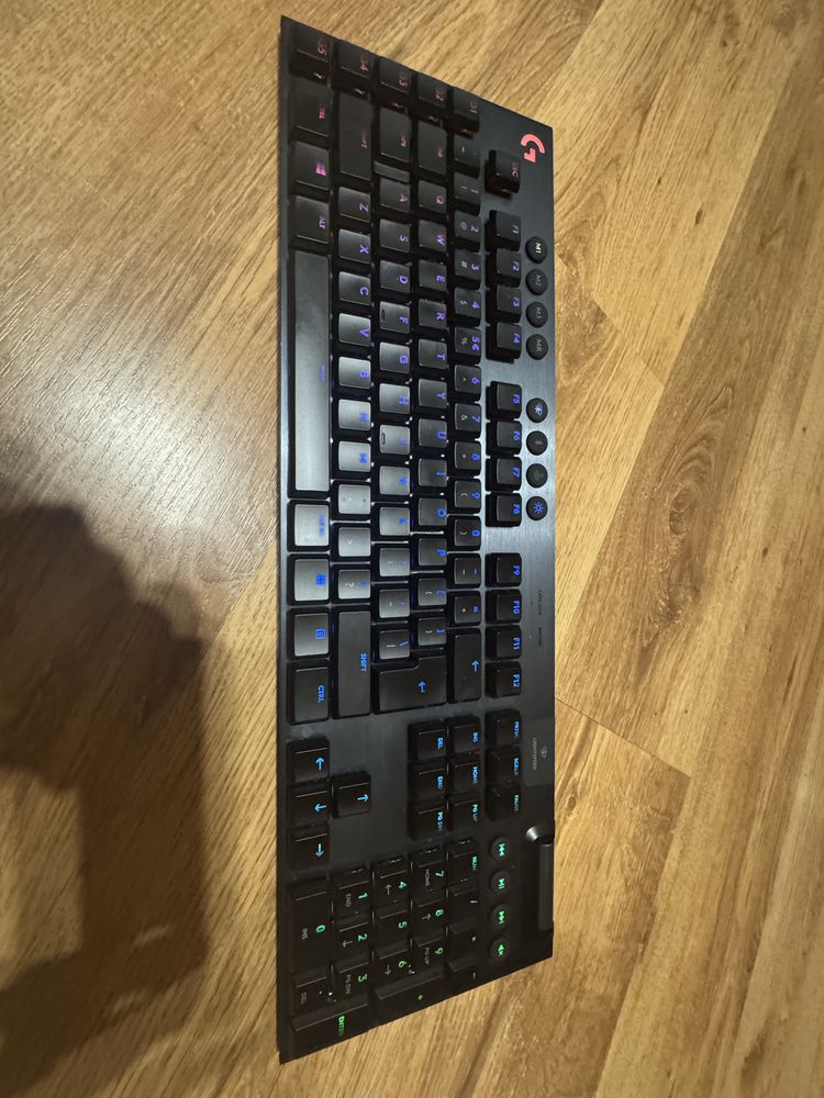 Klawiatura mechaniczna Logitech G915 Clicky