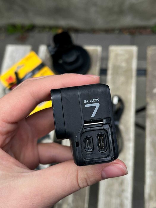 Екшн-камера GoPro Hero 7 Black з картою пам'яті у подарунок