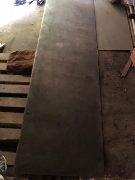 Лист стали 

2. 42 х 70.05 см

толщина и 7-8  (сталь нержавна )каркас