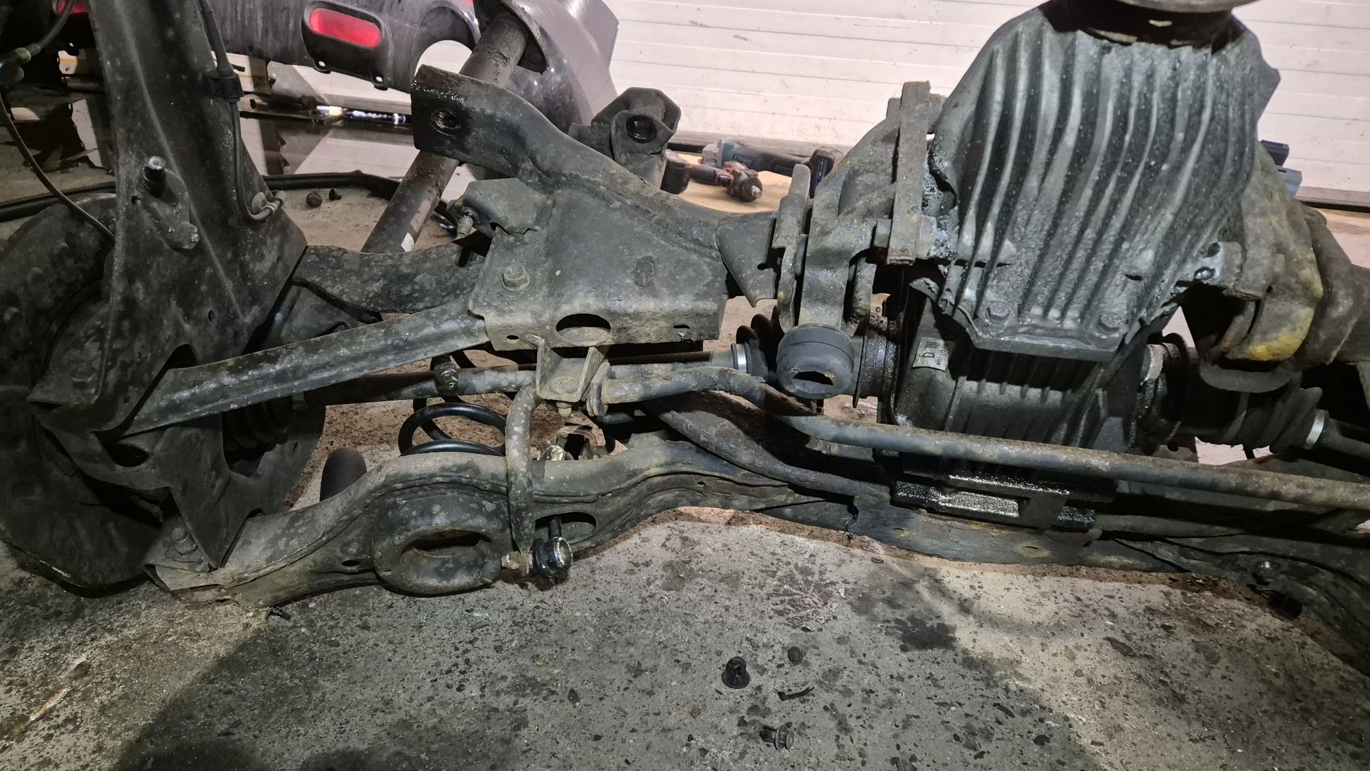 Belka most sanki zwrotnica tył mazda cx7 cx-7 Europa bdb stanie
