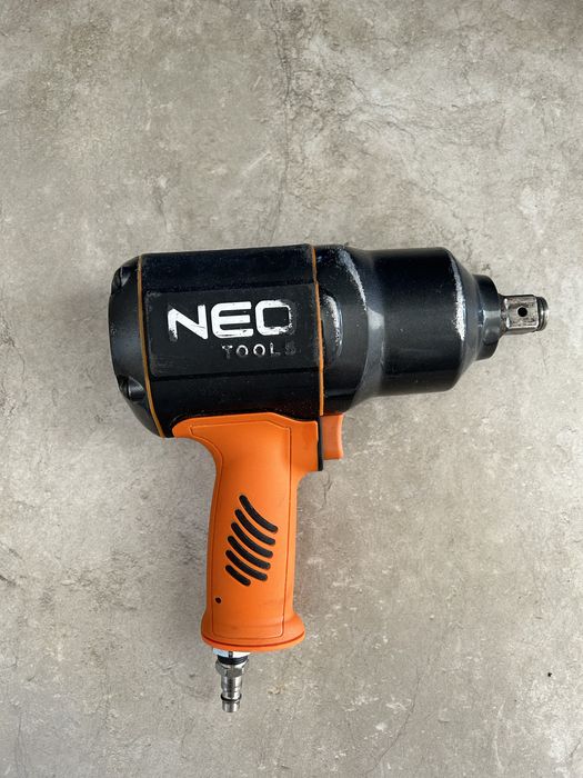 Klucz pneumatyczny Neo 2000Nm z przewodem