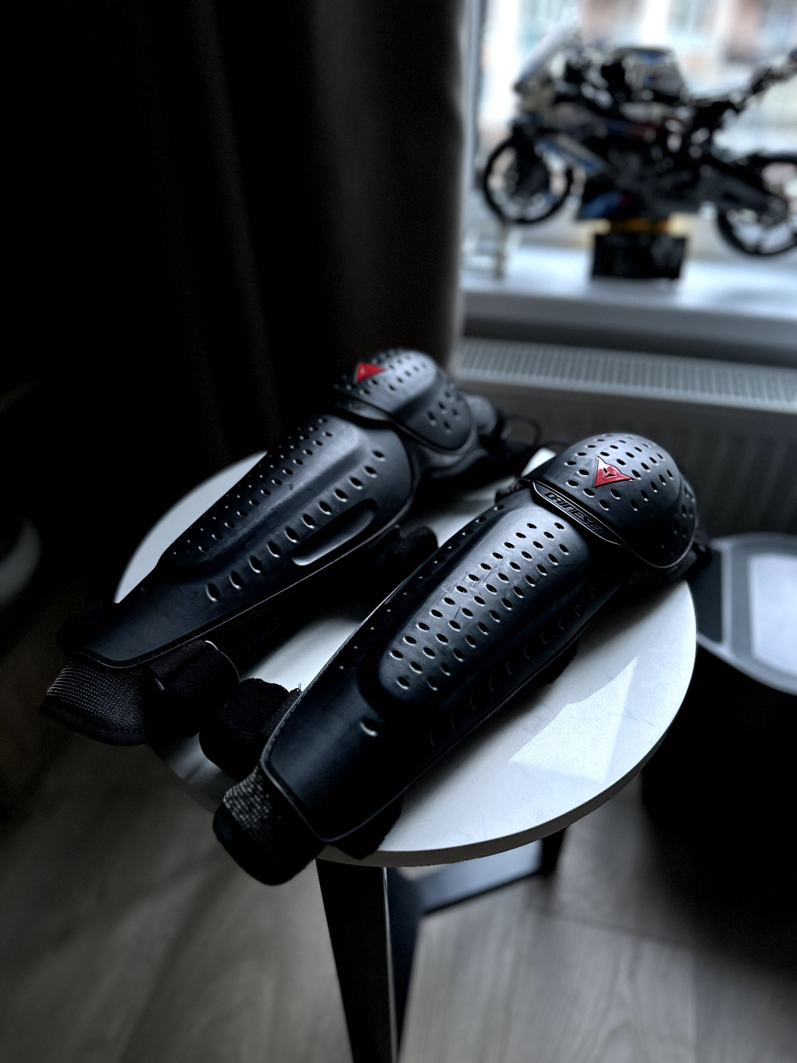 Наколінники DAINESE V E1 оригінал, захист колін мото, мотонаколенники