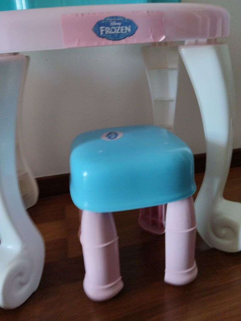 Tocador da Frozen com banco