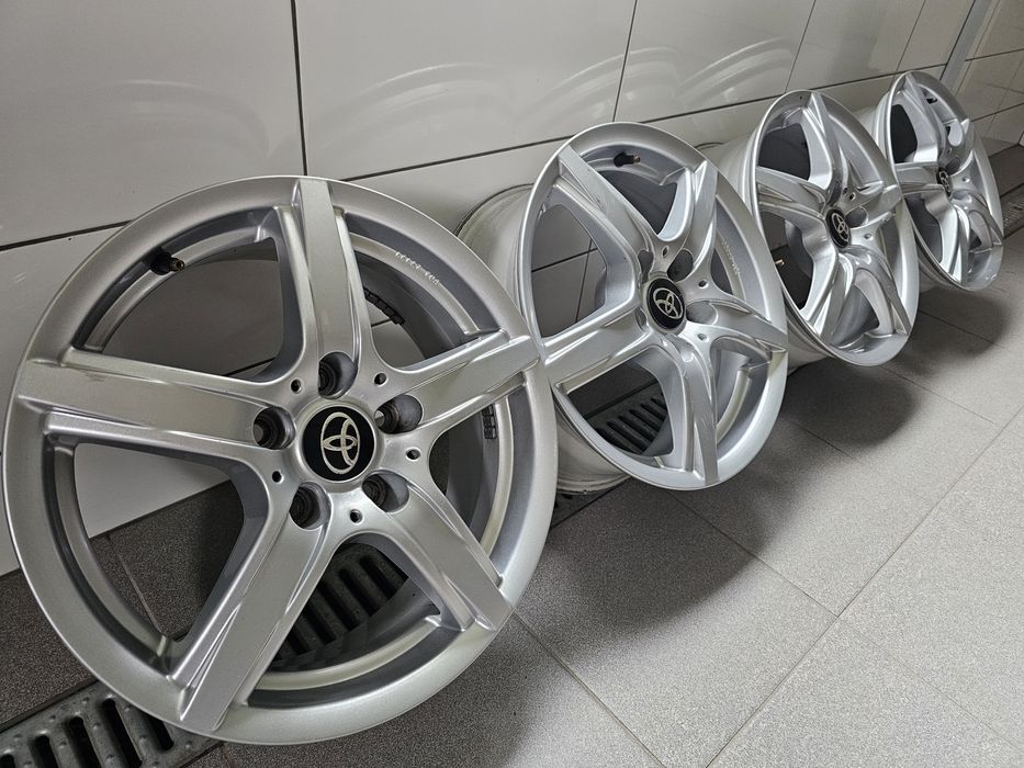 Z Niemiec 16 5x114,3 Toyota Auris Corolla Verso Avensis Rav4 Suzuki Sx