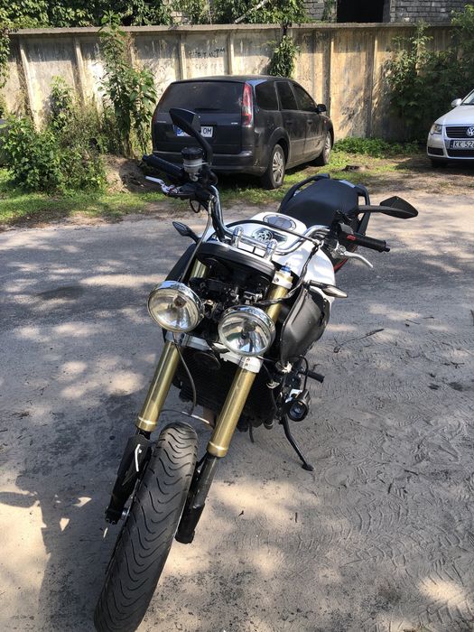 triumph tiger 1050