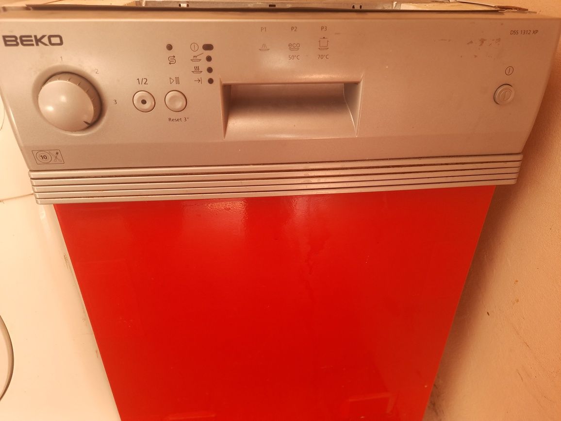 Запчастини (помпа, мотор, кріплення) до посудомийної машини Beko Dss 1