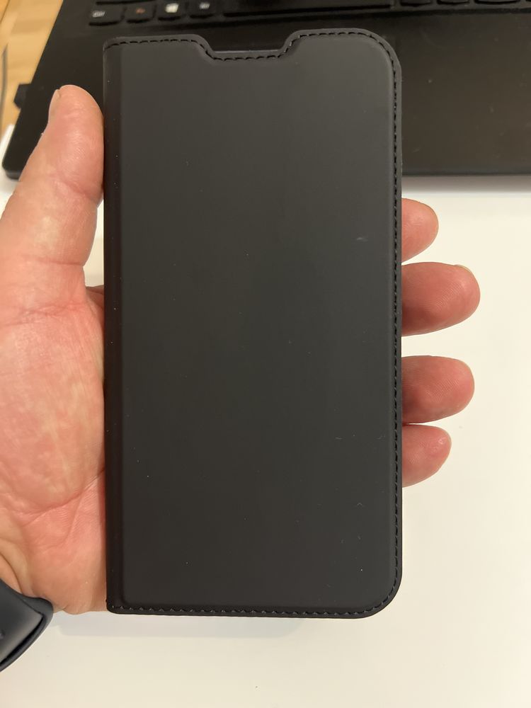 Etui zamykane iPhone 14 Plus DuxDucis