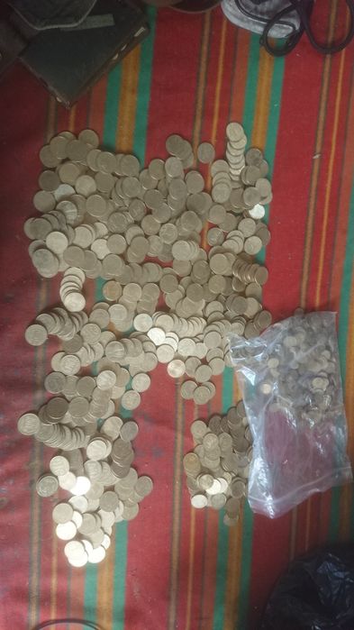 Продам жовті гривні копійкі