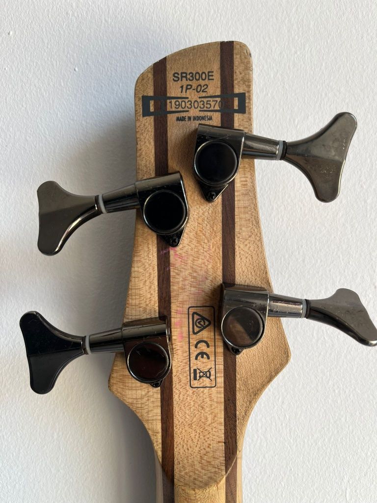 Baixo Ibanez SR300E (2017)
