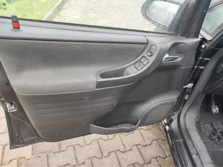 Opel Zafira 1.6 LPG 7 osobowa sprawny ważne O.C 2003 rok minivan