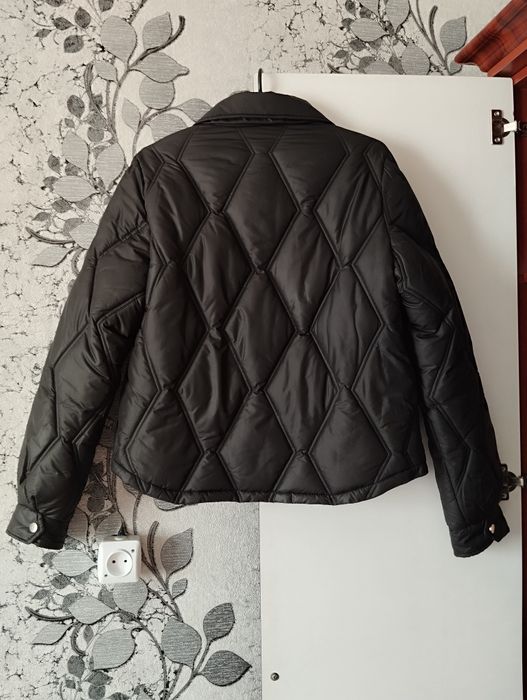 Жіноча осіння куртка