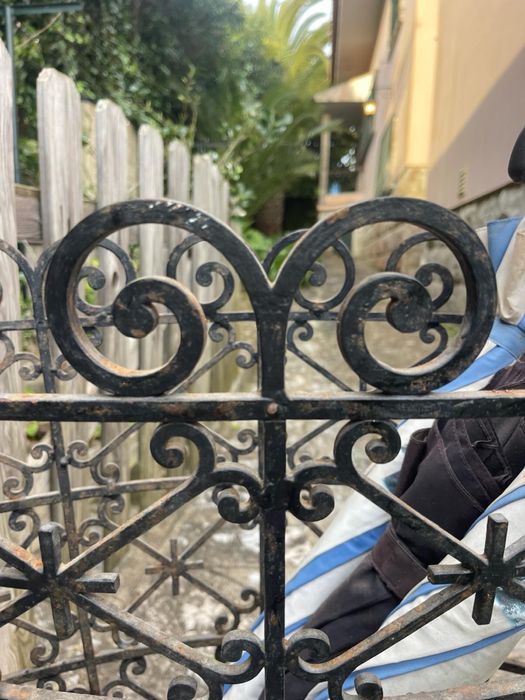 Suporte guarda chuvas em ferro fundido