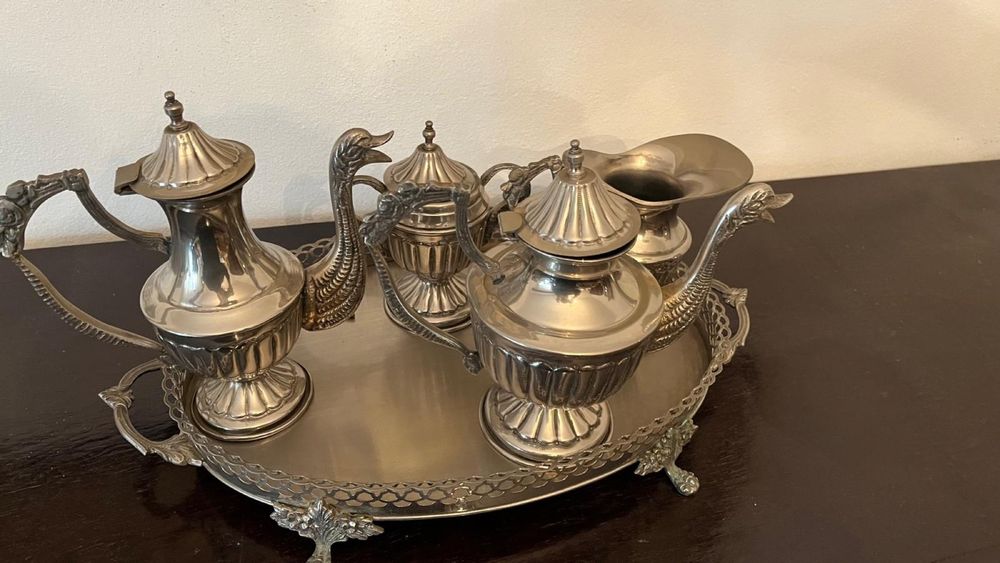 Serviço de chá e café em casquinha vintage
