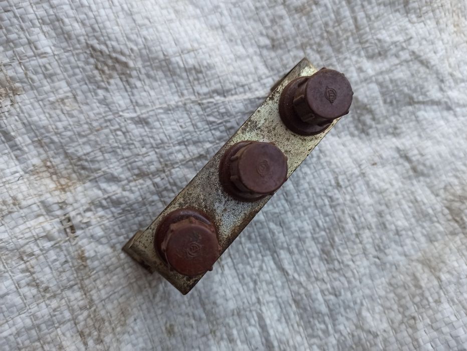 Блок запобіжників предохранителей для електроприборів