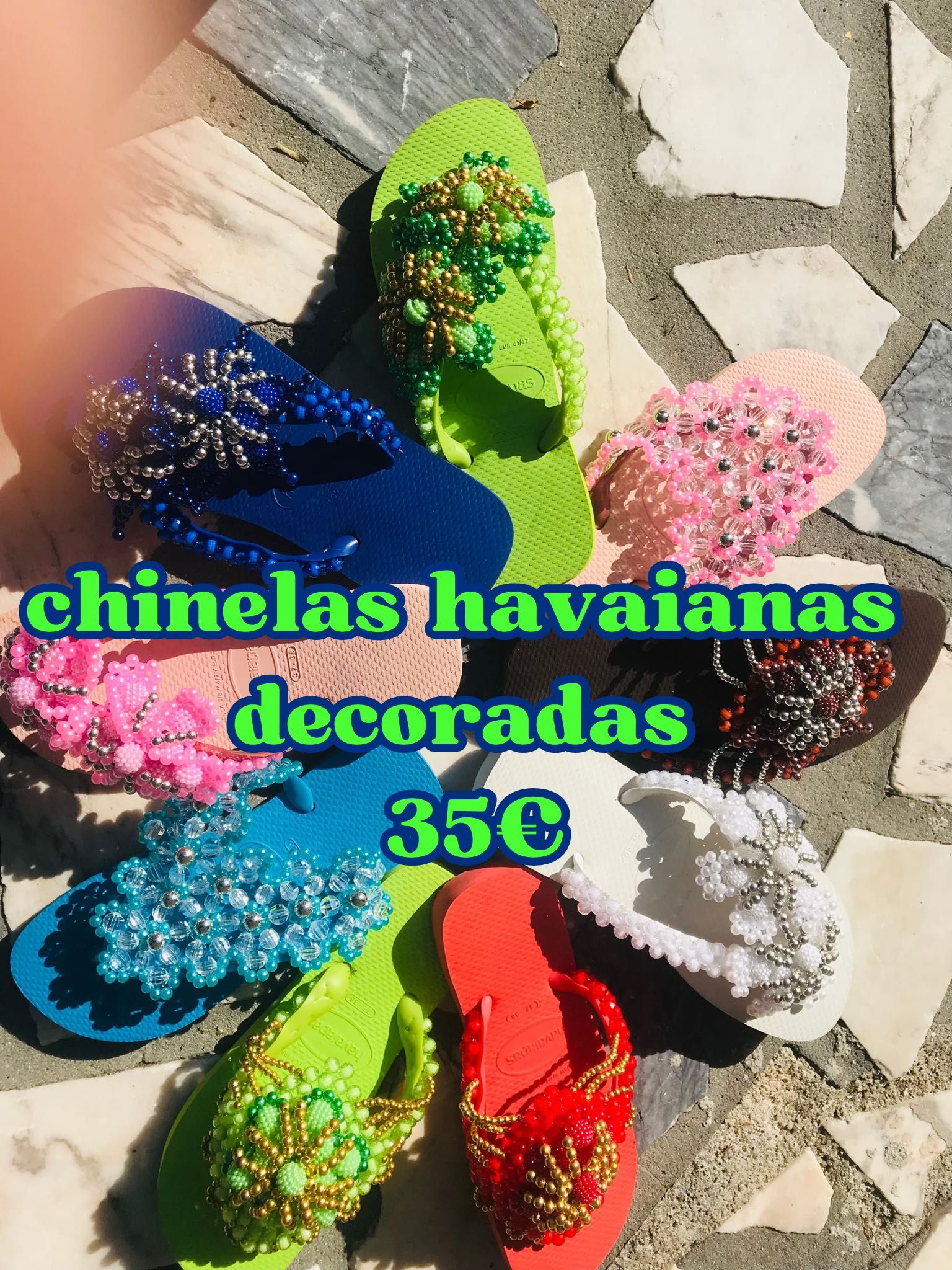 Chinelos havaianas e mudas de panos africanos