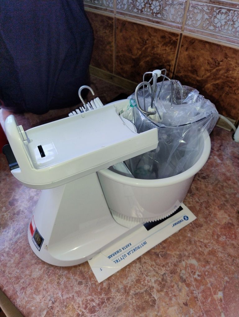 Sprzedam nowy robot kuchenny