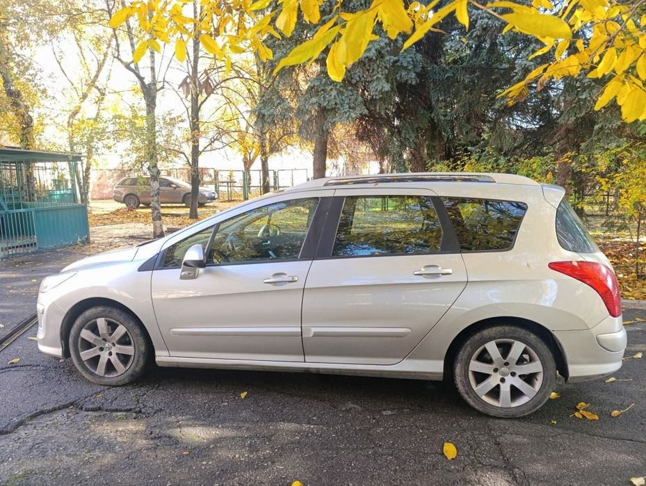 Продам Peugeot 308 SW 1.6 газ/бензин с понарамой