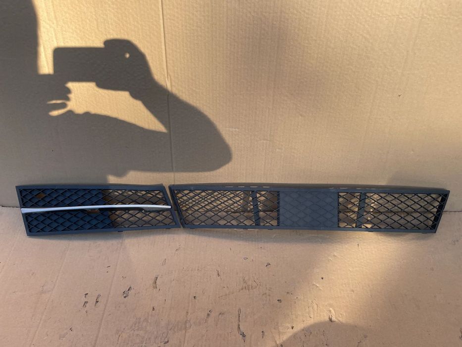 BMW 5 F10 F11 KRATKA ZDERZAKA PRAWA PRZEDNIA PRZED LIFTEM 7231860 ORYGINALNA 7200700