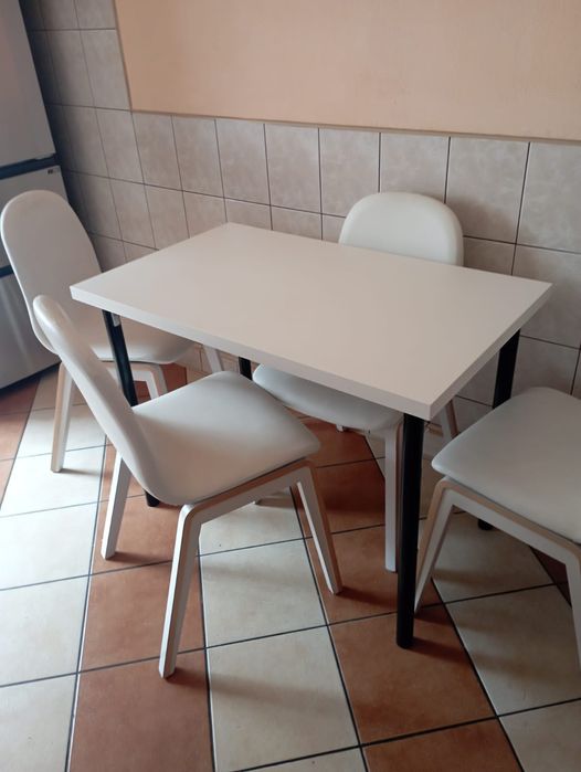 Zestaw stół+4 krzesła