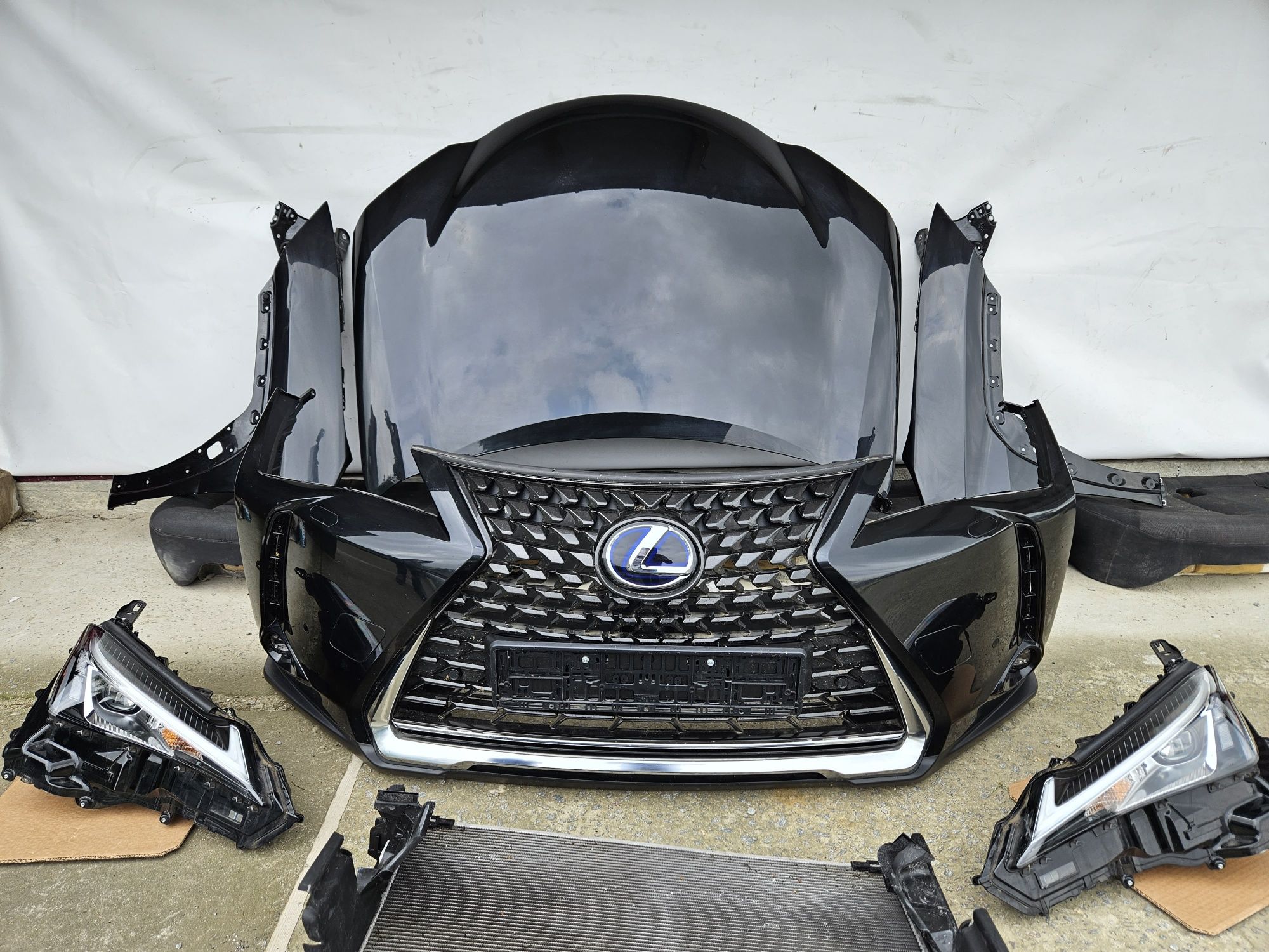 Комплект Бампер крило фара капот на Lexus UX Лексус ЮХ 19-23 року