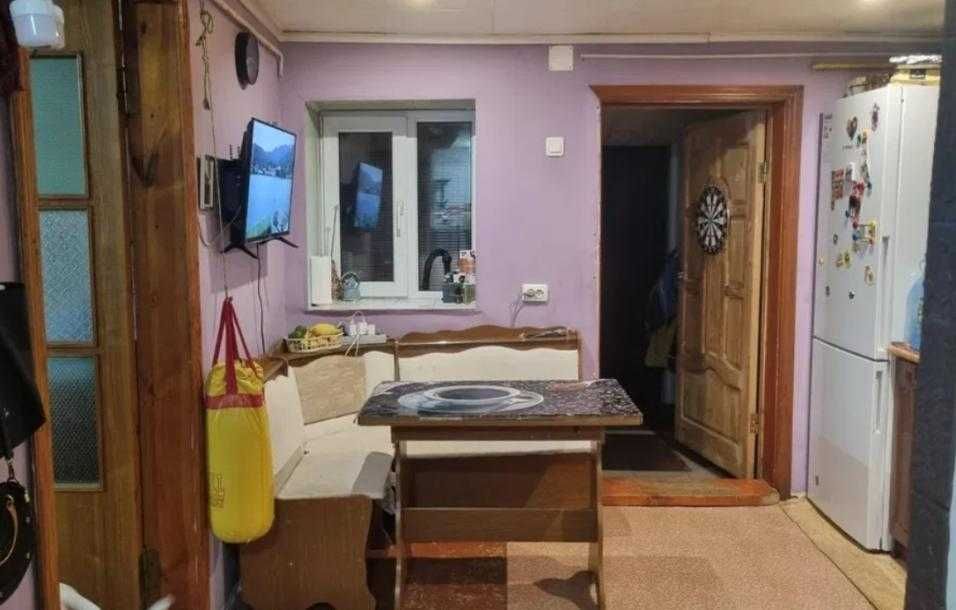 Продам 1/2 дома на Холодний горе.