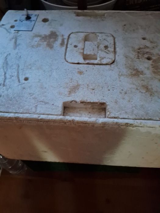 Продам інкубатор бу Наседка на 48 яєць