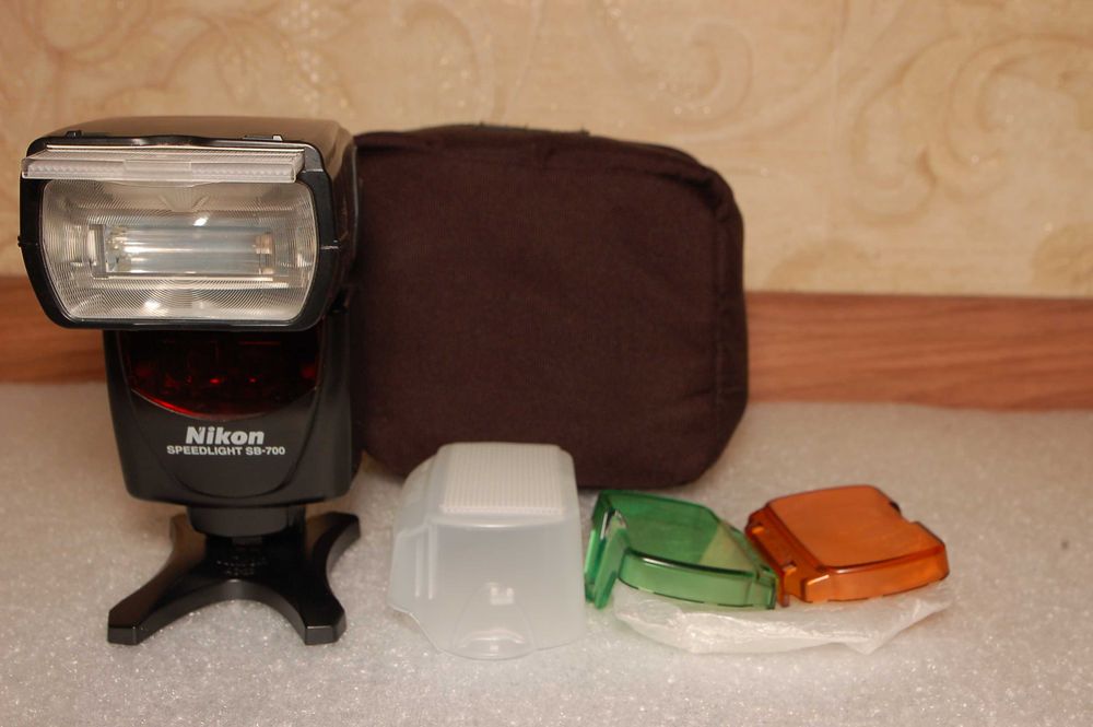 Продам спалах nikon sb700