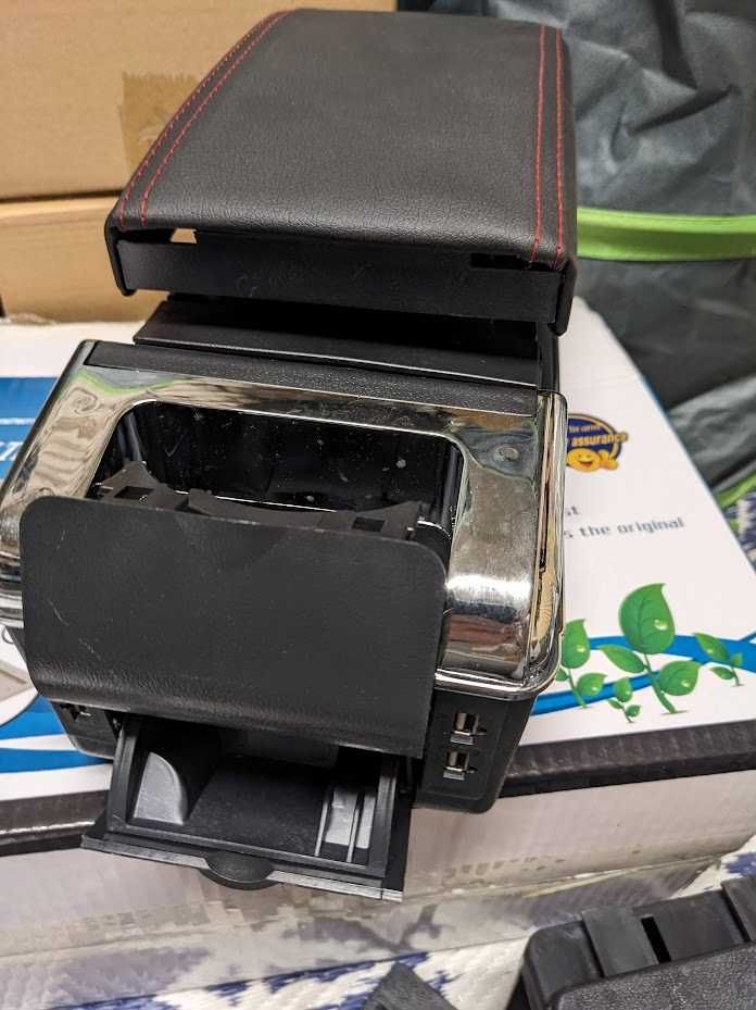 Uniwersalny podłokietnik samochodowy z USB, podświetlenie, nieużywany