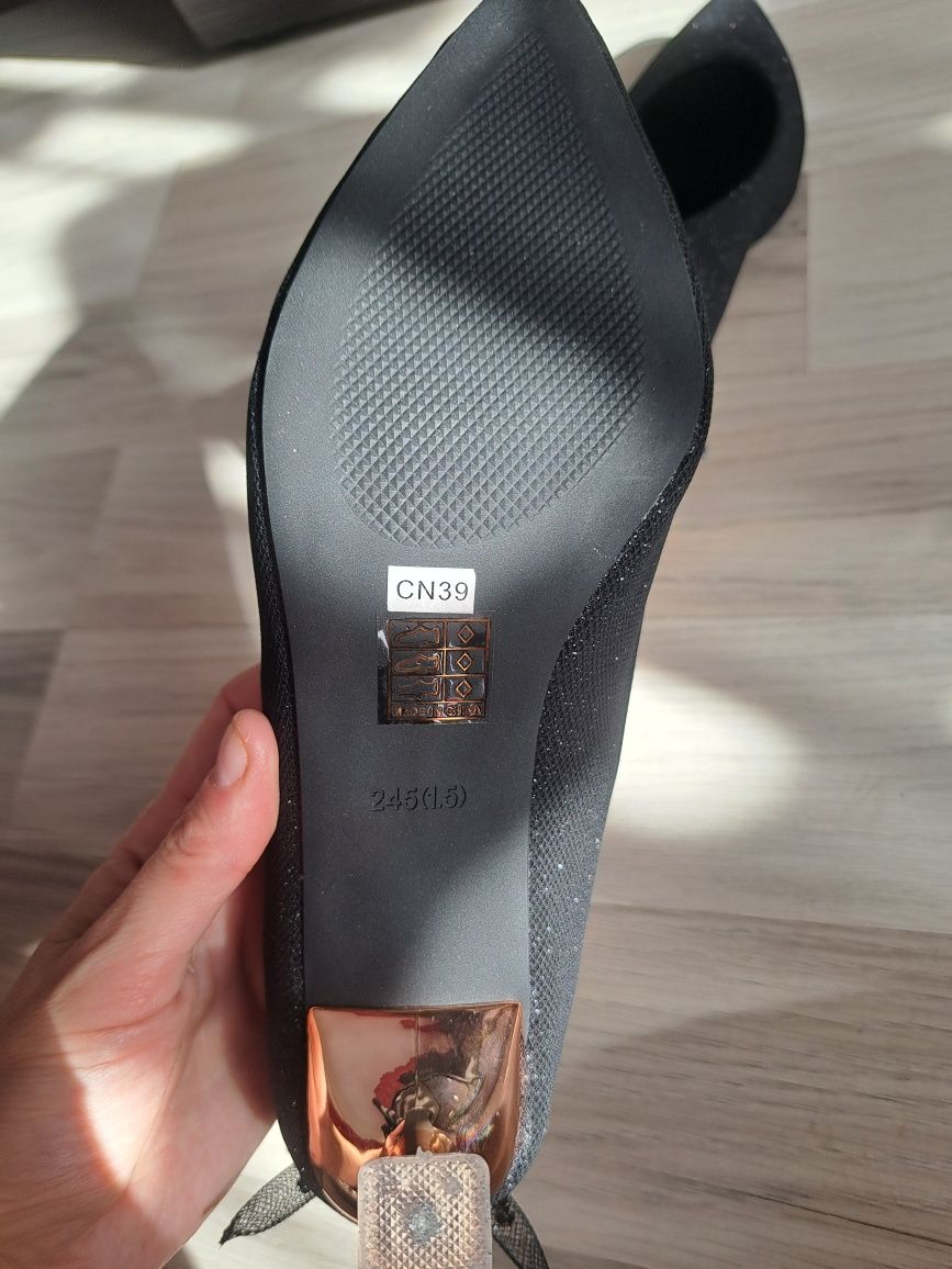 Szpilki, buty damskie Shein, rozmiar 39